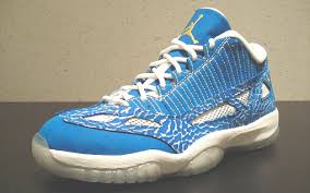 Air Jordan 11 Low LE Argon Blue
