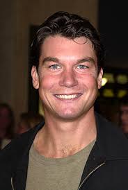 Photo Gallery: <b>Jerry O'Connell</b> Swims Into