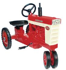 Farmall 560 Tractor